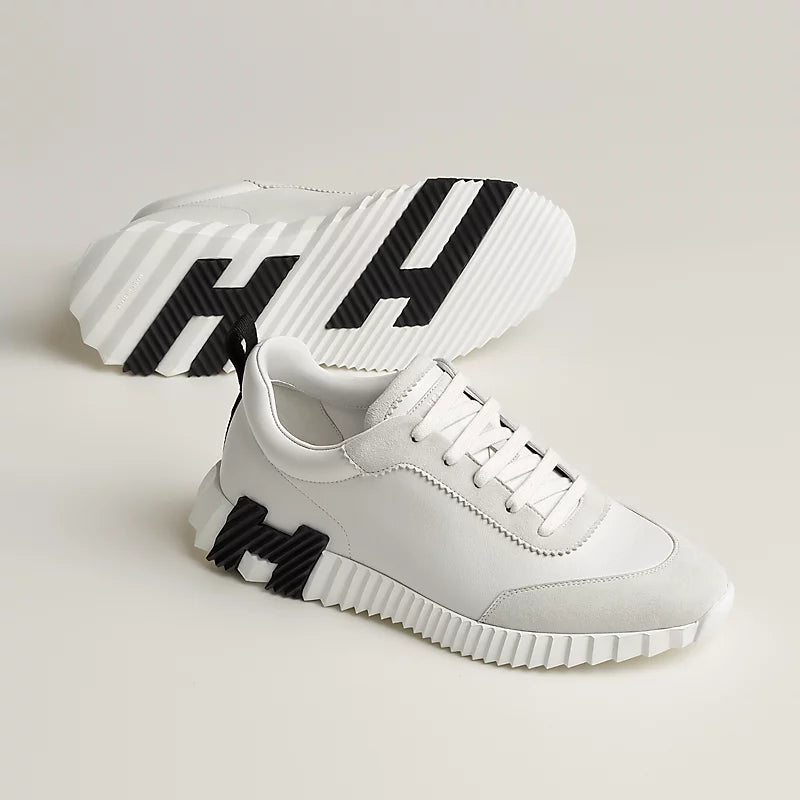 Sneakers Bouncing